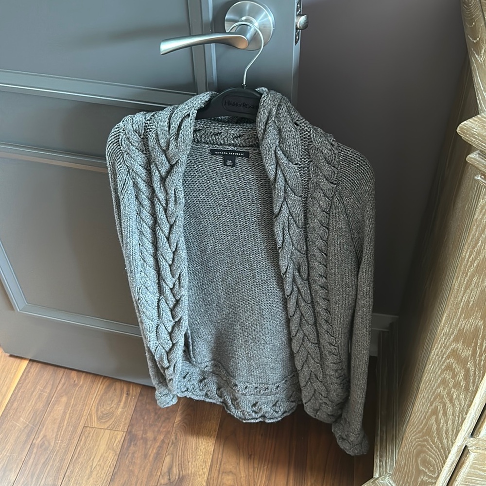 Banana republic sweater small